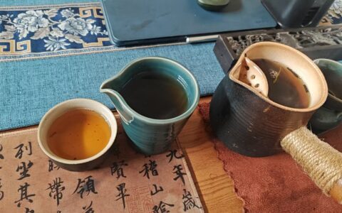 「尘中闲话」| 仙气飘飘的清晨，我在山村里“修”了场AI道
